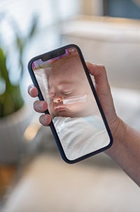 cellphone with baby video