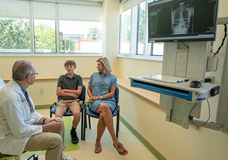 cannon talking to surgeon